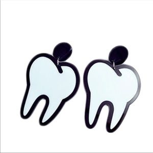 Lowest price: Fun goth tooth earrings